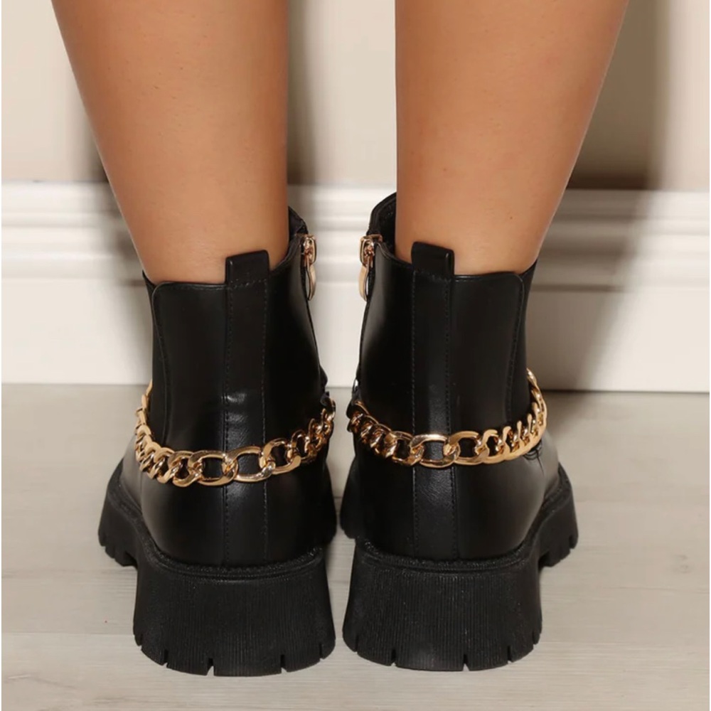 Black Fashionova brand new chunky boots